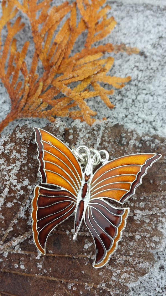 Sommerfugl i orange/brun (S06)